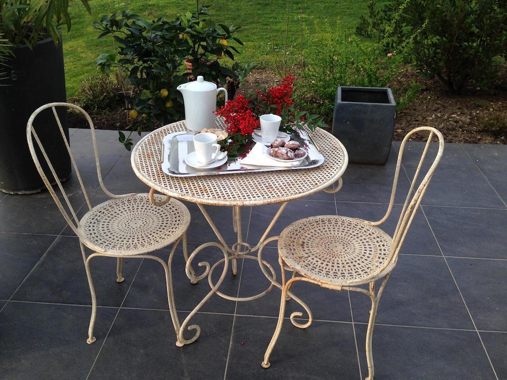 Les Camelias Bed & Breakfast Lalinde Exterior photo