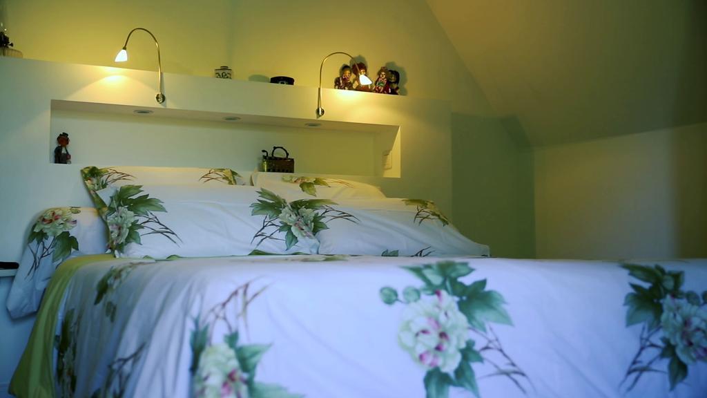 Les Camelias Bed & Breakfast Lalinde Exterior photo